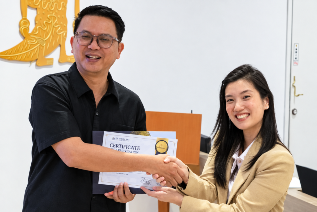 CVO Madhava Enterprises berjabat tangan dengan pihak IHMS Bali
