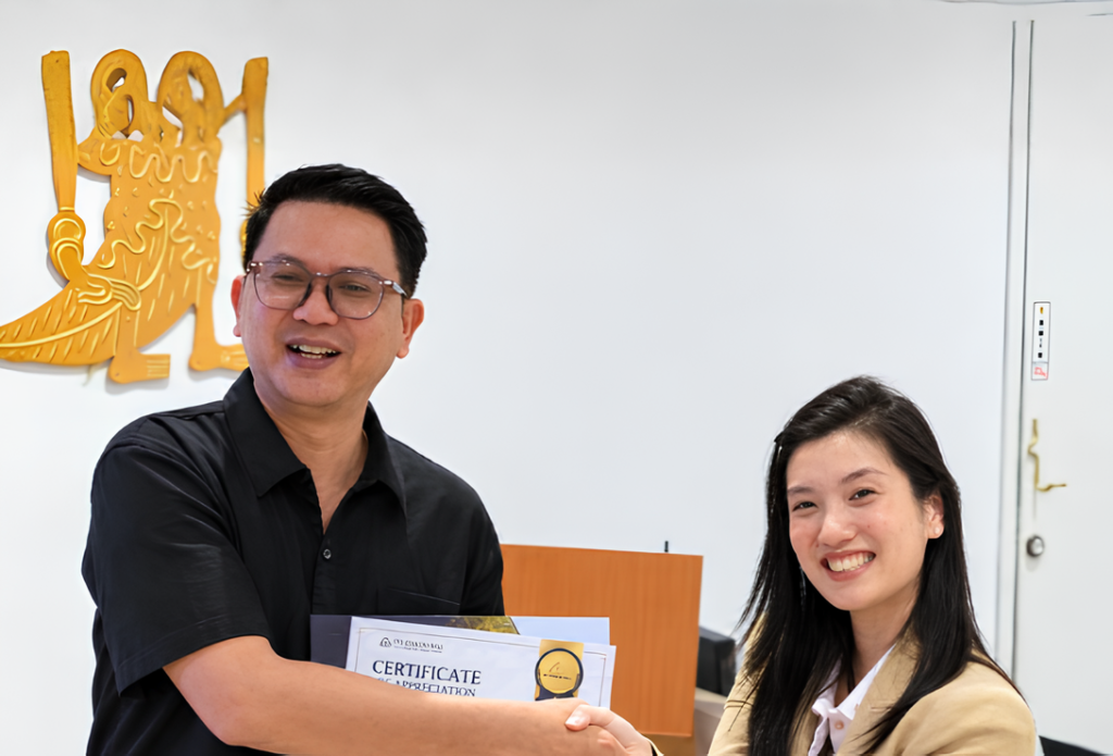 CVO Madhava berjabat tangan dengan pihak IHMS